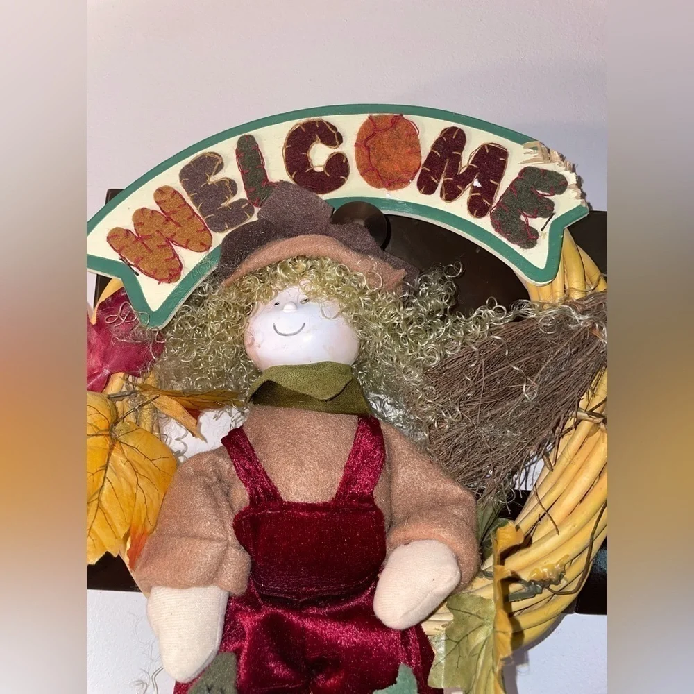 NWT HANDCRAFTED BY ME DOC L “WELCOME” FALL HARVEST SCARECROW DECORATION!